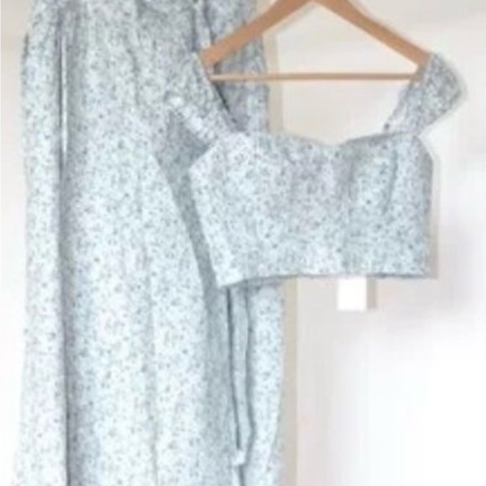 Reformation Clyde Linen Two
Piece - Picture 3 of 4